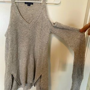 Shoulder cut out sweater